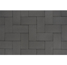 Pflastersteine im Fischgrätenmuster