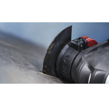 Oszillierendes Werkzeug mit Sägeblatt und Bosch Logo