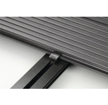 Terrassendiele mit Unterkonstruktion und Befestigungsclip