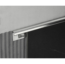 Edelstahl Fliesenschiene an Wand und Fliesen