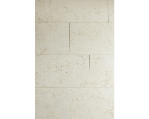 Rechteckige Fliesen mit marmorierter Oberfläche