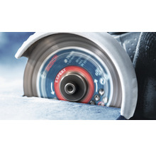 Trennschleifer im Einsatz