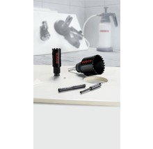 Lochsägen von Bosch auf einer Werkbank