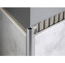 Installierte Viertelkreis-Fliesenabschlussprofile aus Aluminium