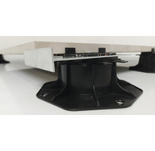 Terrassendiele auf Stelzlager mit Aluminiumprofil