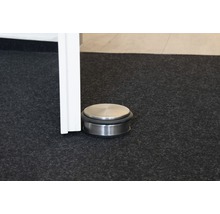 Türstopper aus Metall am Boden