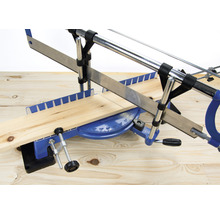 Handsäge mit Gehrungslade zum Schneiden von Holz