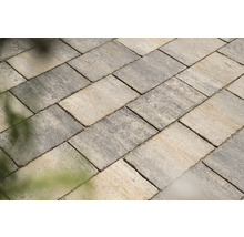 Rechteckige Pflastersteine aus Beton