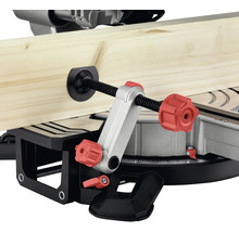 Werkstückspannung an einer Kappsäge zur Fixierung von Holz