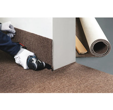 Verlegung von Teppichboden mit einem Multifunktionswerkzeug