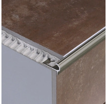Fliesenprofil aus Aluminium an einer Fliesenkante