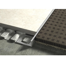 Fliesenprofil zwischen Fliesen und Teppichboden