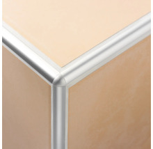 Eckprofil aus Aluminium an einer Fliesenkante