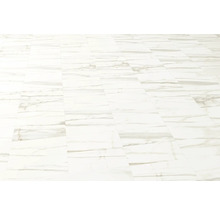 Bodenfläche mit Fliesen in Marmoroptik