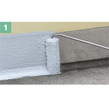 Fassadenanstrich mit Farbroller aufgetragen.