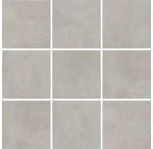 Neun Fliesen aus Feinsteinzeug