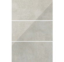 Drei Keramikfliesen mit matter Oberfläche