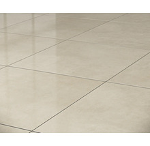 Fliesenboden mit quadratischen Fliesen und Fugen