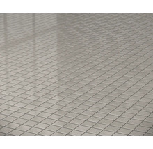 Boden mit quadratischen Fliesen