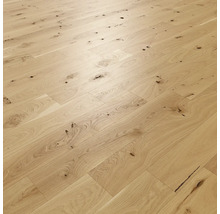 Verlegtes Parkett aus hellem Holz