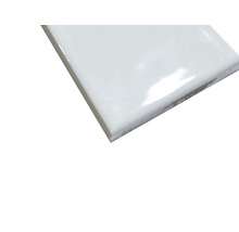 Weiße Keramikfliese im Detail