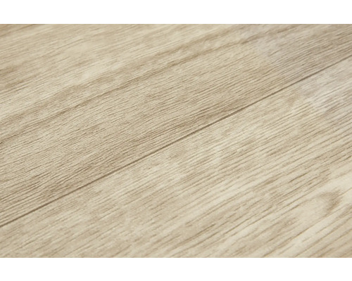 Nahaufnahme eines hellen Laminatbodens mit Holzoptik.