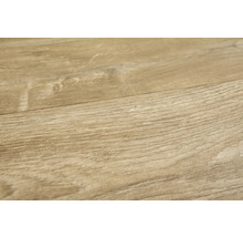 Nahaufnahme eines Laminatbodens mit Holzoptik