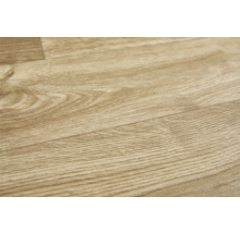 Nahaufnahme von hellem Laminatboden mit Holzstruktur