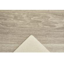 Holzboden mit Teppichunterlage
