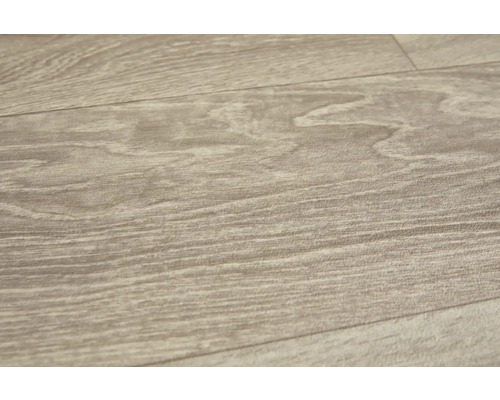 Nahaufnahme von Laminatboden mit Holzoptik