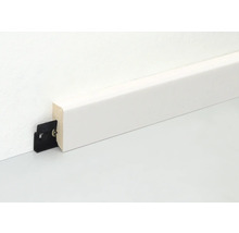 Sockelleiste aus Holz mit Befestigungsclip an einer Wand