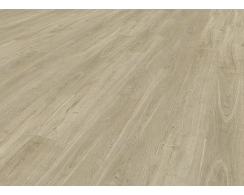 Boden aus Laminat mit Holzoptik.