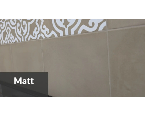 Matte Wandfliesen mit dekorativem Muster