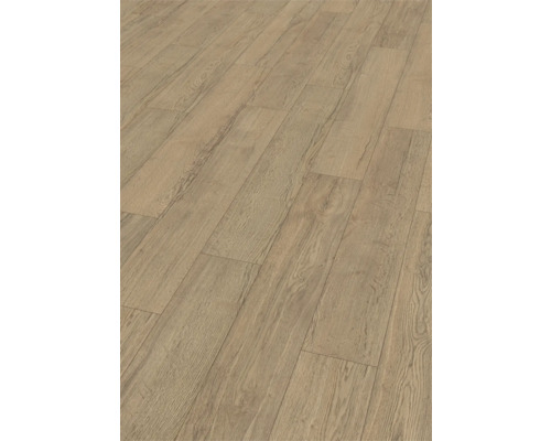 Verlegung von Laminatboden mit Holzoptik