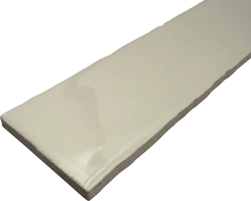 Einzelne, längliche Keramikfliese