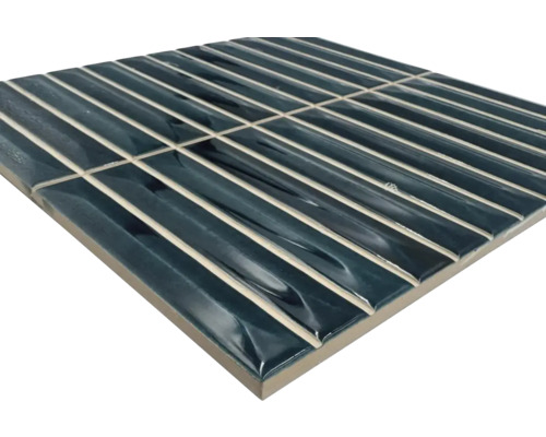 Mosaikfliese mit länglichen, schmalen Elementen