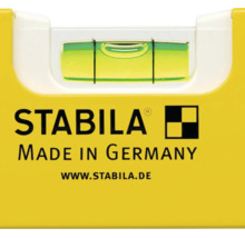 Detailansicht einer Stabila Wasserwaage mit Libelle und Stabila Logo.