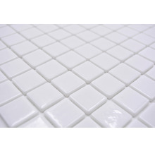 Nahaufnahme von quadratischen Mosaikfliesen