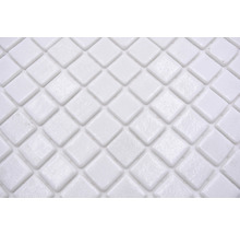 Quadratische Glasmosaikfliesen im Detail