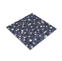 Mosaikfliese aus Glas und Metall