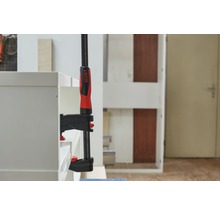 BESSEY Logo, Schraubzwinge fixiert Werkstück