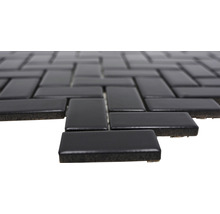 Mosaikfliese im Fischgrätmuster