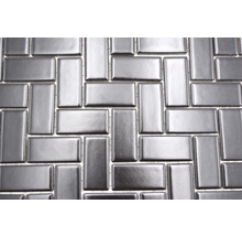 Mosaikfliesen im Fischgrätmuster