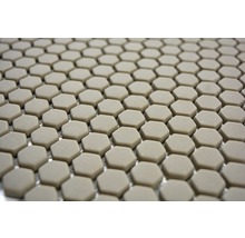 Sechseckige Fliesen auf einem Netz