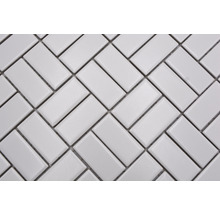 Mosaikfliese im Fischgrätmuster