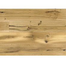 Holzbodenbelag aus Eiche mit Astlöchern