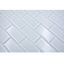 Mosaikfliese im Fischgrätmuster