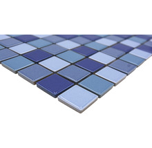 Mosaikfliesen mit quadratischen Steinen