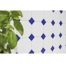 Wandfliesen mit achteckigem Muster und Rauten