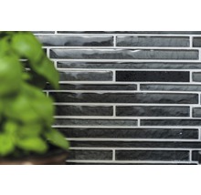 Mosaikfliesen mit länglicher Form und glänzender Oberfläche